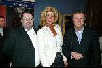 Rotterdam 13 april 2004
Presentatie cd Lee Towers in Hotel New York.
v.l.n.r. Hoofredakteur Weekend Marc v d Linden, Hoofdredaktrice Story Angela Hoogeveen en Hoofdredakteur Prive Evert Santegoeds