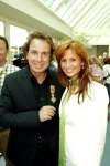 Blaricum 29 april 2004
Marco Borsato krijgt Koninklijke onderscheiding. Marco Met Leontine Borsato