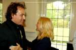 Blaricum 29 april 2004
Marco Borsato krijgt Koninklijke onderscheiding. Marco Met zijn zus Sylvana Borsato