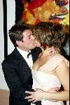 Scheveningen 4 april 2004
Premiere Lion King in Kurhaus.
Martijn Krabbe met zijn zwangere vriendin Amanda
kussend