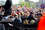 Groningen 30 april 2004
Koninginnedag 2004 in Warffum (Groningen)
Prinses Maxima  met Prins Willem Alexander en Koningin beatrix in  koets
