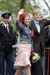 Groningen 30 april 2004
Koninginnedag 2004 in Warffum (Groningen)
Prinses Maxima   met Prins Willem Alexander
