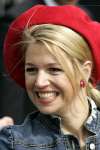 Warffum 30 april 2004
Koninginnedag 2004 in Warffum (Groningen)
Maxima met Prins Willem Alexander.