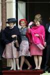 Groningen 30 april 2004
Koninginnedag 2004 in Warffum (Groningen)
Prinses Margriet en Maxima en Koningin Beatrix