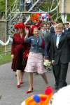 Groningen 30 april 2004
Koninginnedag 2004 in Warffum (Groningen)
Prinses Maxima met Prins Willem Alexander