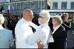 Ouderkerk aan de Ijssel 24 april 2004
Opening Klein Paardenburg in Ouderkerk aan de Amstel.
Monique des Bouvrie met de chefkok