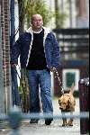 Amsterdam 6 april 2004
Paul de Leeuw hond uitlaten