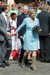 Groningen 30 april 2004
Koninginnedag 2004 in Warffum (Groningen)
Prinses Laurentien hand in hand metPrins Constantijn