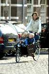 Amsterdam 16 april 2004
Prinses Marilene met Anna en Lucas in bakfiets
