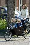 Amsterdam 16 april 2004
Prinses Marilene met Anna en Lucas in bakfiets