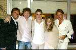 Blaricum 15 april 2004
Rene Froger geeft concert in zijn eigen huis.
Rene Froger met Rafael v d Vaart Silvie Meis en Johan westermeijer met vrouw