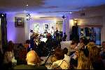 Blaricum 15 april 2004
Rene Froger geeft concert in zijn eigen huis.