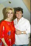 Blaricum 15 april 2004
Rene Froger geeft concert in zijn eigen huis.
Rene Froger met zijn vrouw Natasja Froger