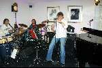 Blaricum 15 april 2004
Rene Froger geeft concert in zijn eigen huis.
Rene Froger