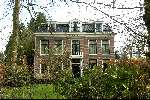 Muiderberg 5 april 2004
Huis Richard Krajicek aan de Brink waar een schietpartij is geweest.
