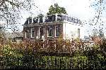 Muiderberg 5 april 2004
Huis Richard Krajicek aan de Brink waar een schietpartij is geweest.