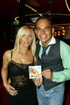 Amsterdam 28 april 2004
Presentatie cd Robert Halewijn bij En Pluche  .   Robert met Tatjana