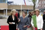Scheveningen 29 april 2004
65e verjaardag van Pieter v Vollenhoven in het circustheater.
Mevr Rost Onnes (midden) met vriendin Koningin Beatrix