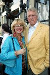 Ouderkerk aan de Ijssel 24 april 2004
Opening Klein Paardenburg in Ouderkerk aan de Amstel.
Sheila de Vries met man