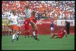 Stan Valckx in duel met Marc Degreyse
 tijdens het wereldkampioenschap voetbal USA