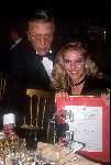 1994
Twenty 4 Seven wint de Xeportprijs
Zangeres en presentatrice Nance met John de Mol Sr.