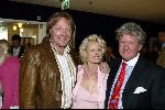Scheveningen 27 april 2004
Lunch in het holland casino in scheveningen .
Erwin Kettman metWillibrord Frequin en Monique Sluyter