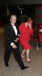 Rotterdam 16 april 2005
Luciano Pavarotti in Ahoy.
Annemarie Jorritsma verschuilt zich achter tasje met man