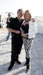 Bloemendaal 2 april 2005
Opening van strandtent vroeger.
Astrid Engels met vriend en zonnebril