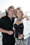 Bloemendaal 2 april 2005
Opening van strandtent vroeger.
Astrid Engels met vriend en zonnebril