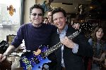 Amsterdam 17 april 2005
Presentatie dvd MY dad is a rockstar bij Hard Rock cafe.
Jamai Idols met Barry hay