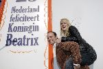 Den Haag 1 april 2005
Verjaardagskaart koningin Beatrix bij madurodam
Chantal Janzen en Carlo Boszhard