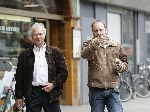 Amsterdam 15 april 2005
Carlo Boszhard  winkelen samen met zijn vader op pc hooftstraat