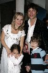 Amsterdam 25 april 2005
Elle v Rijn zwanger met Kaja Wolfers en haar 2 kinderen
