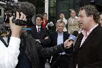 Amsterdam 12 april 2005
Rechtzaak Gordon tegen endemol. Links Paul de Man (direkteur Endemol)