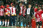 Eindhoven, 23 April 2005 Kampioenswedstrijd PSV-Vitesse, eindstand 3-0
PSV Landskampioen 2004/2005
Mark v Bommel met kampioensschaal Guus Hiddink, Fred Rutten, Rene eijkelkamp met kampioensschaal, Mart v d Heuvel, Lee, guus Meeuwis en Mark v bommel.