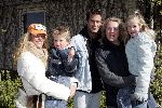 Harderwijk 9 april 2005
Opening dolfinarium Harderwijk.
Inge de Bruijn met petje en Jakline  met gezin