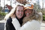 Harderwijk 9 april 2005
Opening dolfinarium Harderwijk.
Inge de Bruijn met petje entweelingzus Jakline