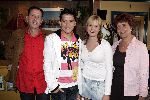 Volendam 22 april 2005
Presentatie dvd Jan Smit bij Old Dutch.
Jan Smit  met ouders en zus