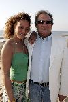 Bloemendaal 2 april 2005
Opening van strandtent vroeger.
Glennis Grace en John v Katwijk