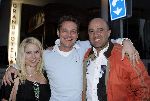 Hilversum 1 april 2005
Afscheidsfeestje van Beau v Erven Dorens.     
Albert Verlinde en Fiona Heering en John v d Heuvel