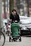 Amsterdam  6 april 2005
Kim v Kooten met haar baby in kinderwagen.