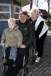Harderwijk 9 april 2005
Opening dolfinarium HARDERWIJK.
Koos Alberts met petje met Joke en kleinkinderen