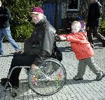 Harderwijk 9 april 2005
Opening dolfinarium Harderwijk.
Koos Alberts met vrouw en kleinkinderen