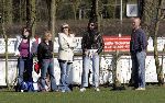 Naarden 2 april 2005
Linda de Mol en Sander Vahle naar het voetballen met Julian en hun dochter.