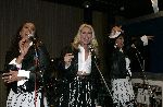 Hilversum 7 april 2005
LUV met Marga Scheide Patty Brard en Jose Hoebee op surprise feestje
