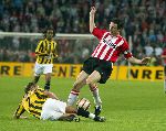 Eindhoven, 23 April 2005 Kampioenswedstrijd PSV-Vitesse, eindstand 3-0
Mark v Bommel.