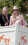 Scheveningen 30 april 2005
Koningin Beatrix in Scheveningen met familie.
Maxima zwanger met hoed en Wim Deetman