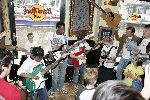 Amsterdam 17 april 2005
Presentatie dvd MY dad is a rockstar bij Hard Rock cafe.