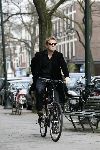 Amsterdam 15 april 2005
Roef Ragas op fiets in cornelis schuytstraat