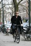 Amsterdam 15 april 2005
Roef Ragas op fiets in cornelis schuytstraat